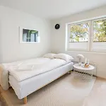 Cozy And Modern Near Centre *