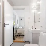 Cozy And Modern Near Centre