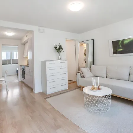 Cozy And Modern Near Centre * 트롬쇠